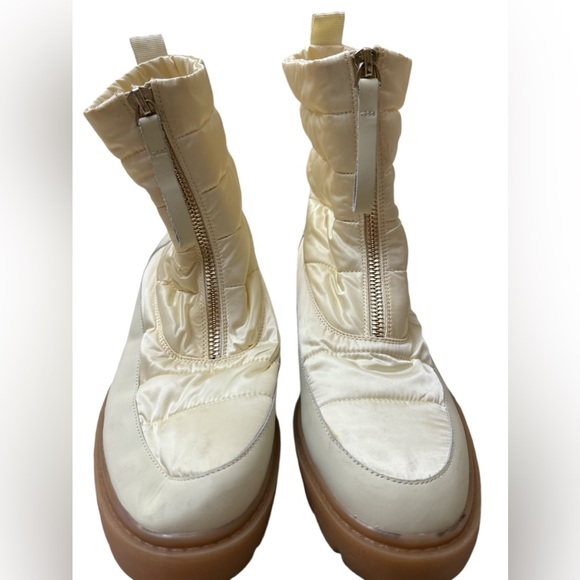 Silent D Quilted Zip Front Winter Bootie - Picture 4 of 10